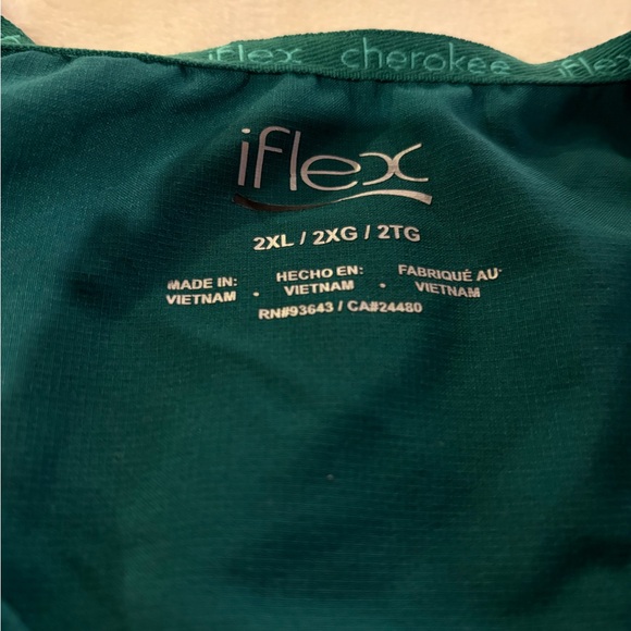 Green Cherokee scrub set - Picture 3 of 6